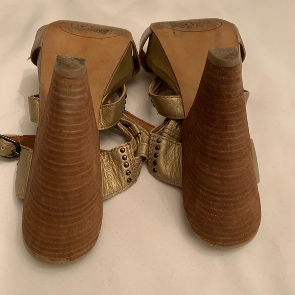 Lucky Brand Gold Wedge Pumps - Picture 4 of 7